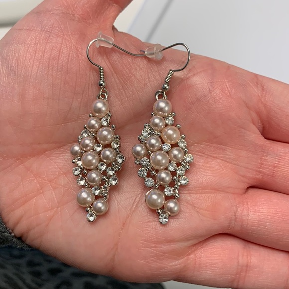 Famous Fashion Pink Earrings - Picture 3 of 6